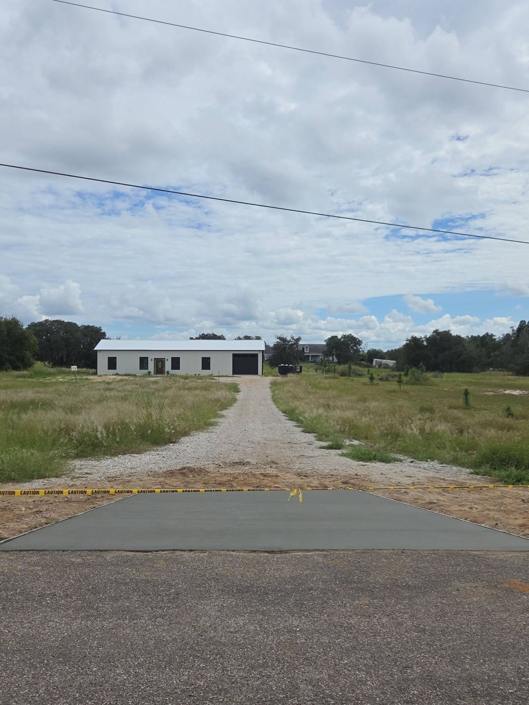 Concrete driveway apron